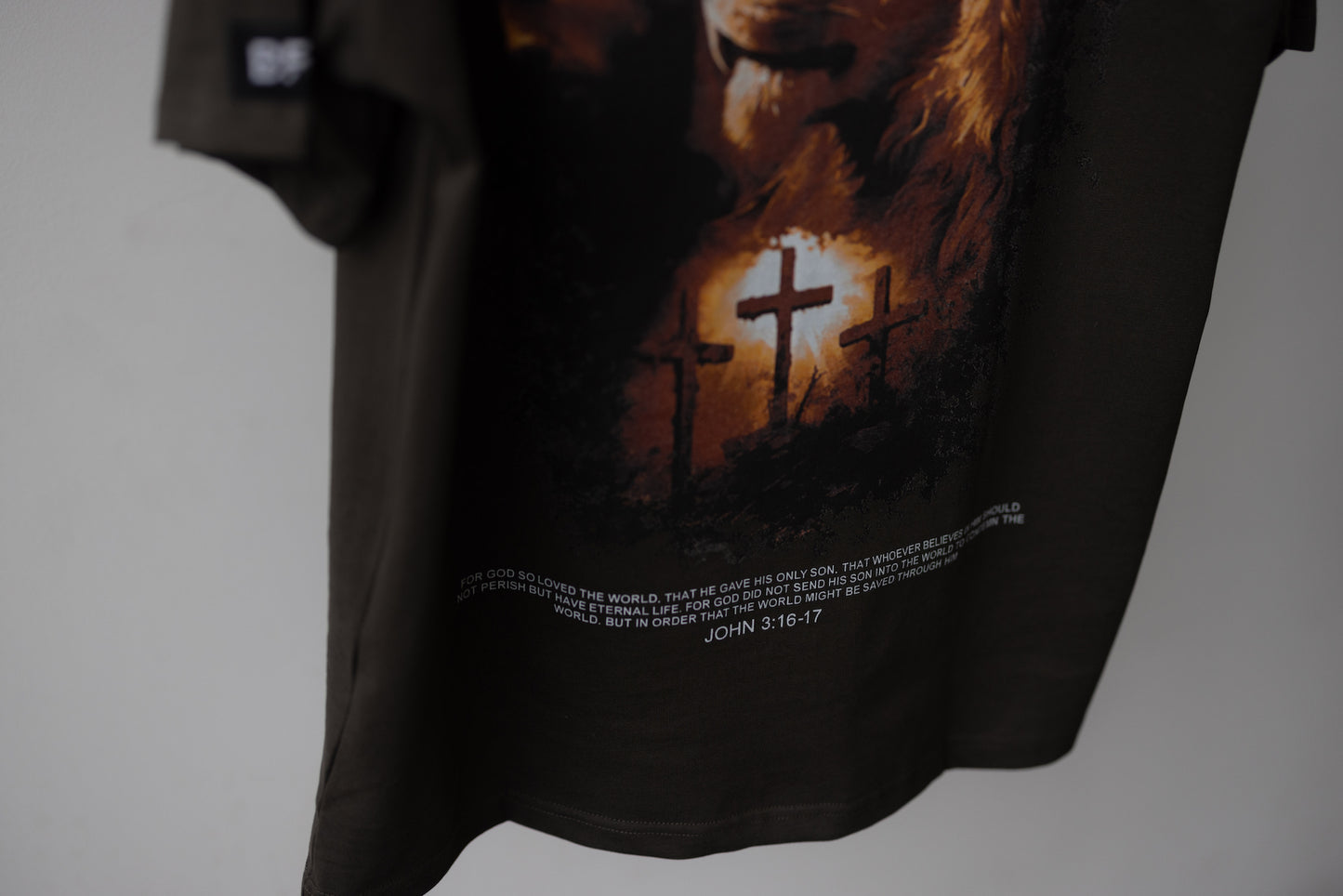 LION OF JUDAH TEE (STONE GRAY)